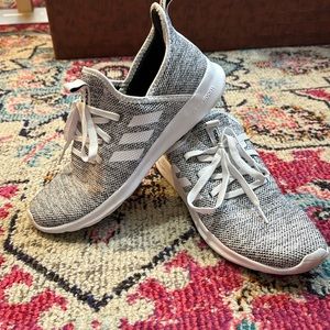 Grey & White ADIDAS cloudfoam women’s Size 9, slip on, black &white heathered